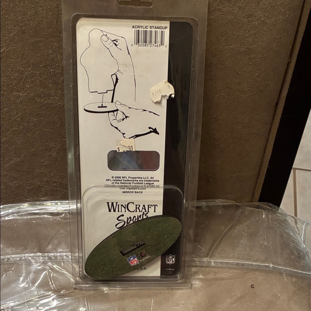 NFL Hines Ward Acrylic Standup with Mirror Back - Picture 3 of 5